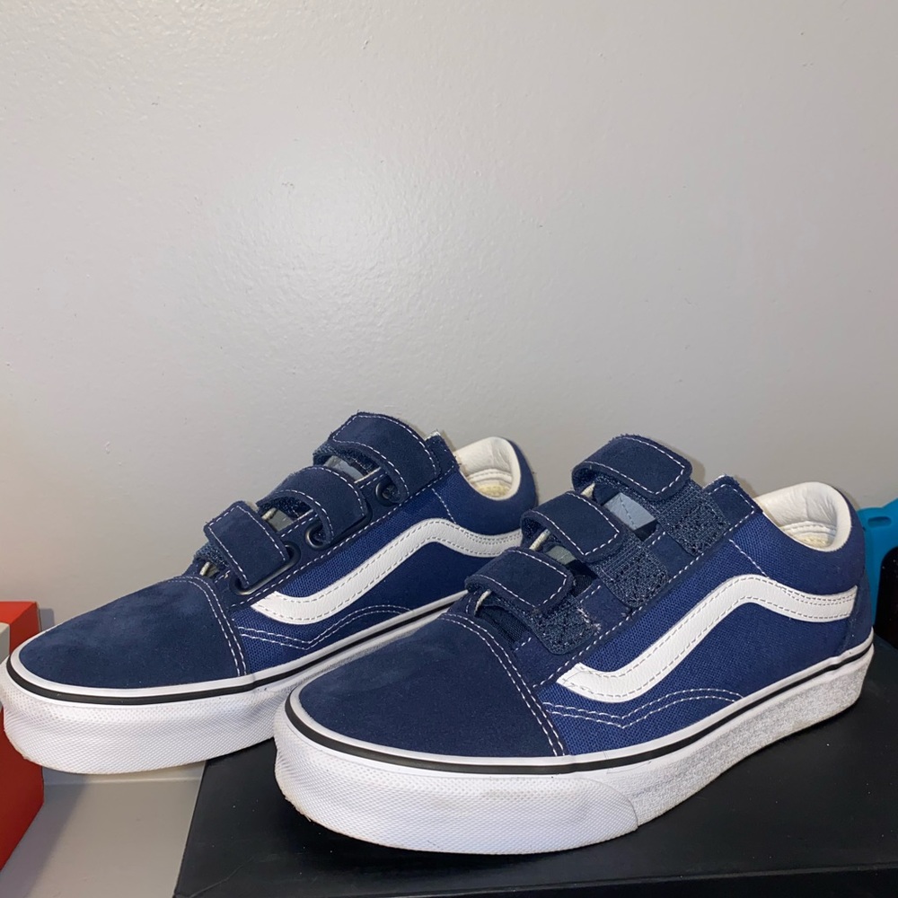 Boys strap on vans6.5